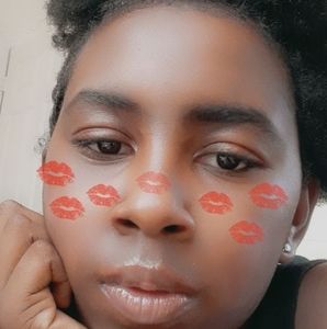 Meet your Posher, Ava